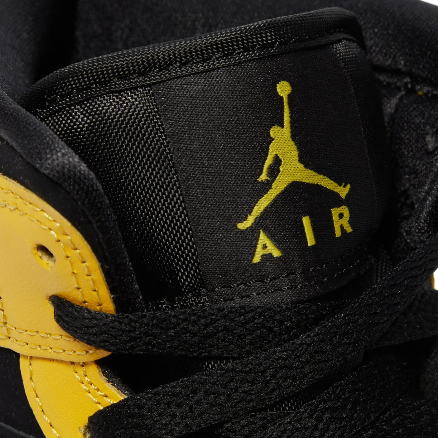 Air Jordan 1 Mid SE Kids