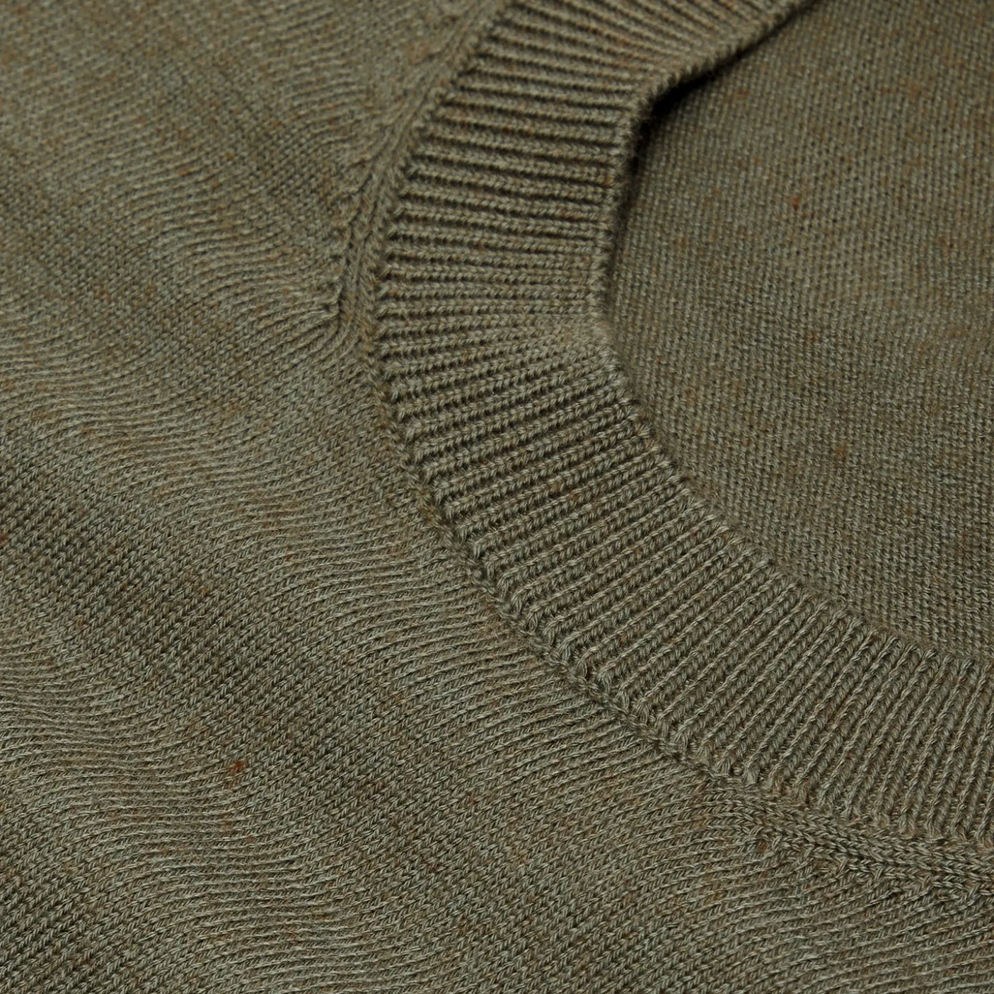 A.P.C. Pull Matt Logo