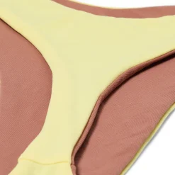 Bond-Eye Sia Brief