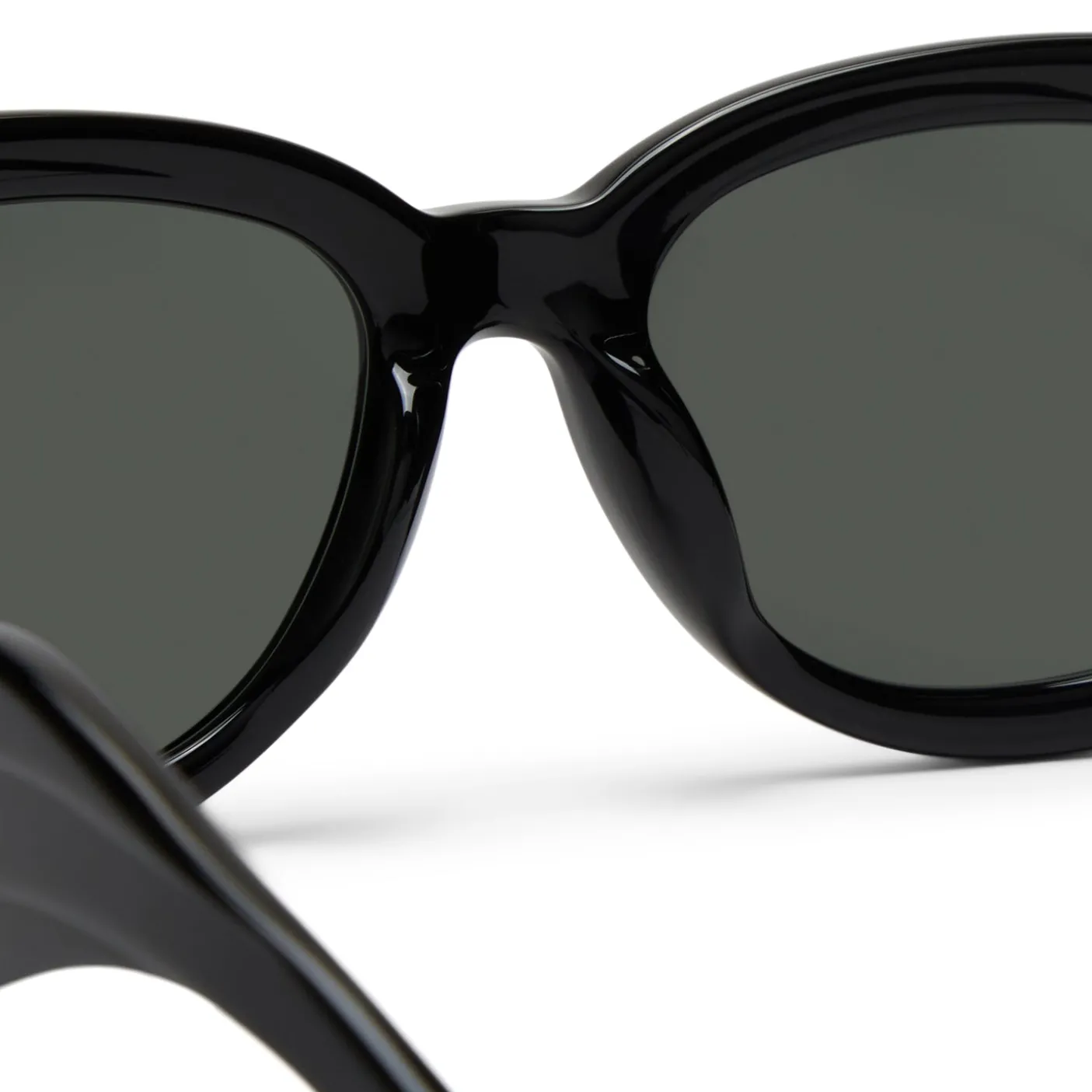 Casablanca Mens Acetate Metal Oval Wave