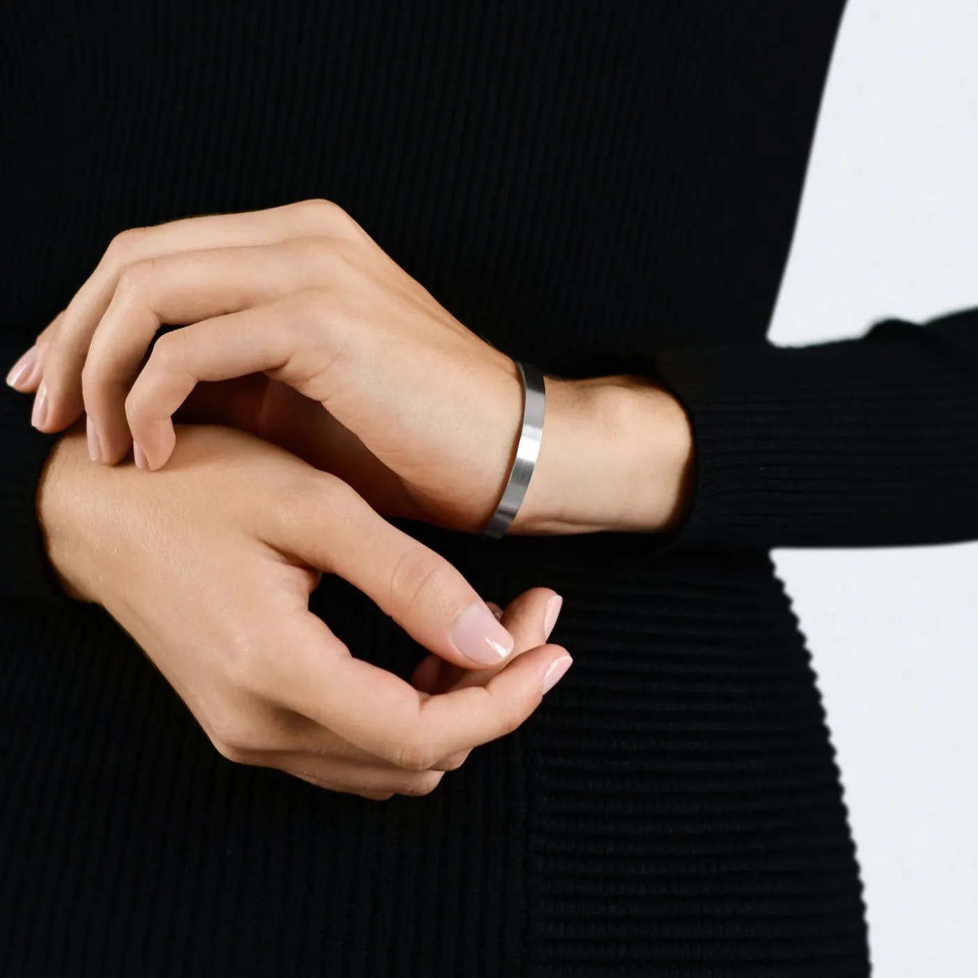 Le Gramme 21g Brushed Sterling Silver Ribbon Bracelet