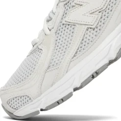 New Balance 740