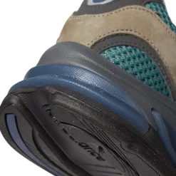 New Balance 2010