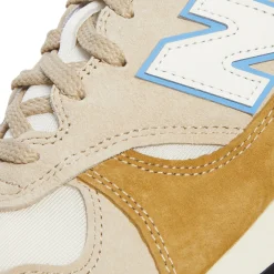 New Balance 475