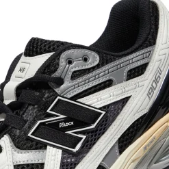 New Balance 1906R