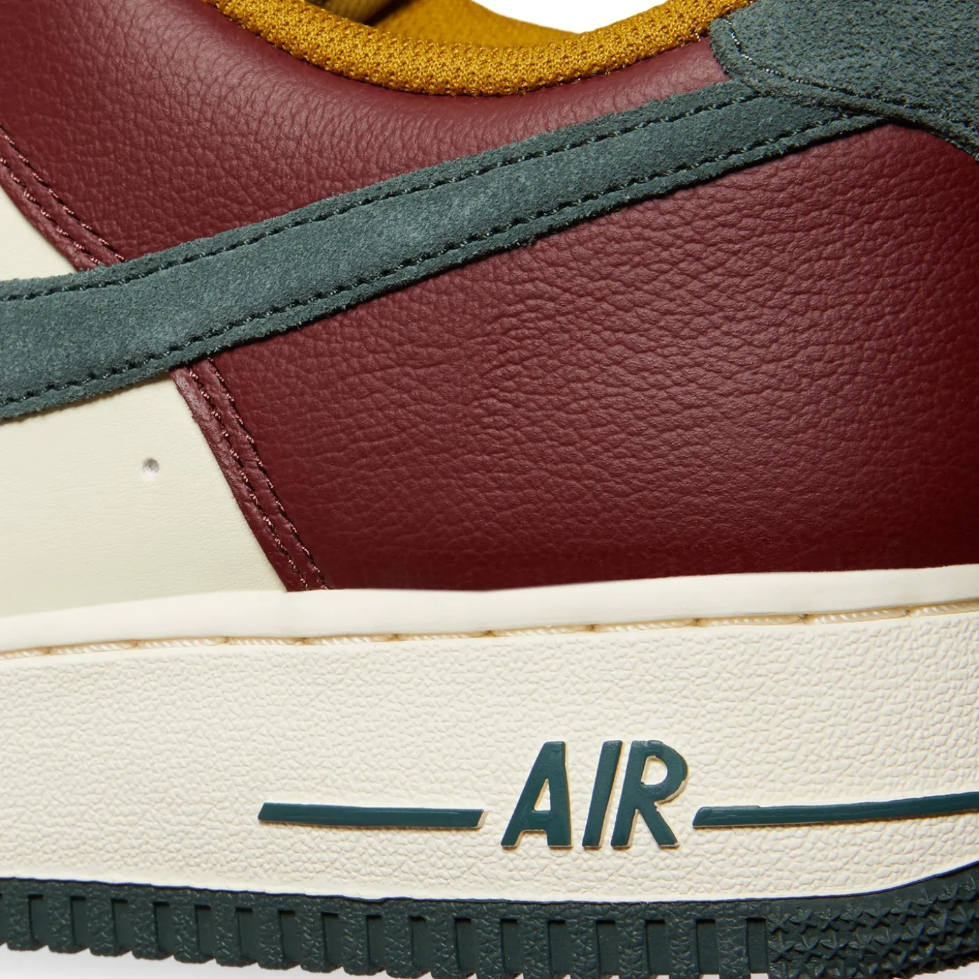 Nike Air Force 1 '07 LV8