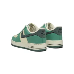 Nike Air Force 1 '07 LV8