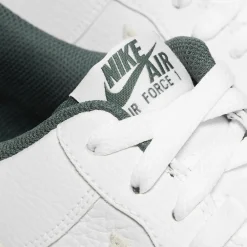 Nike Air Force 1 '07 LV8