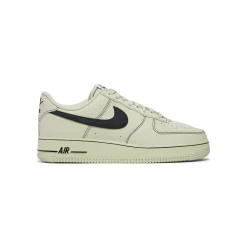 Nike Air Force 1 '07 LV8