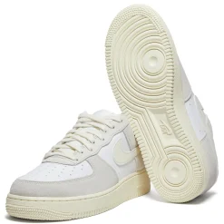 Nike Air Force LV8