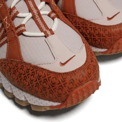 Nike Air Humara FM