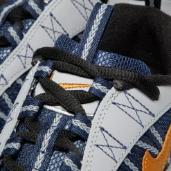 Nike Air Humara QS