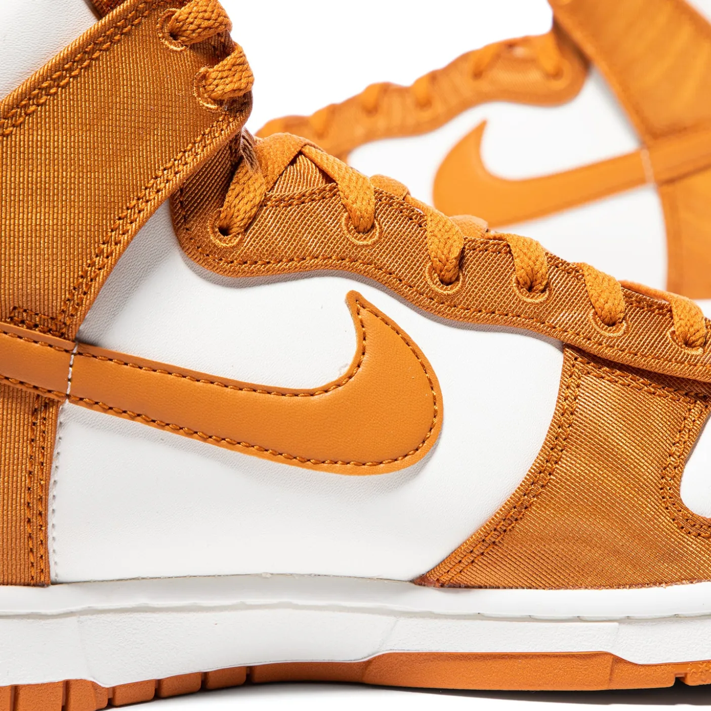 Nike Dunk Hi Retro SE