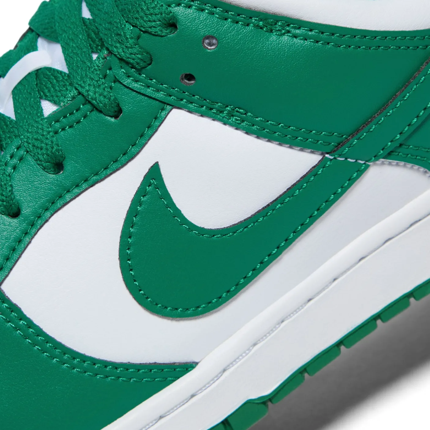 Nike Dunk Low Retro