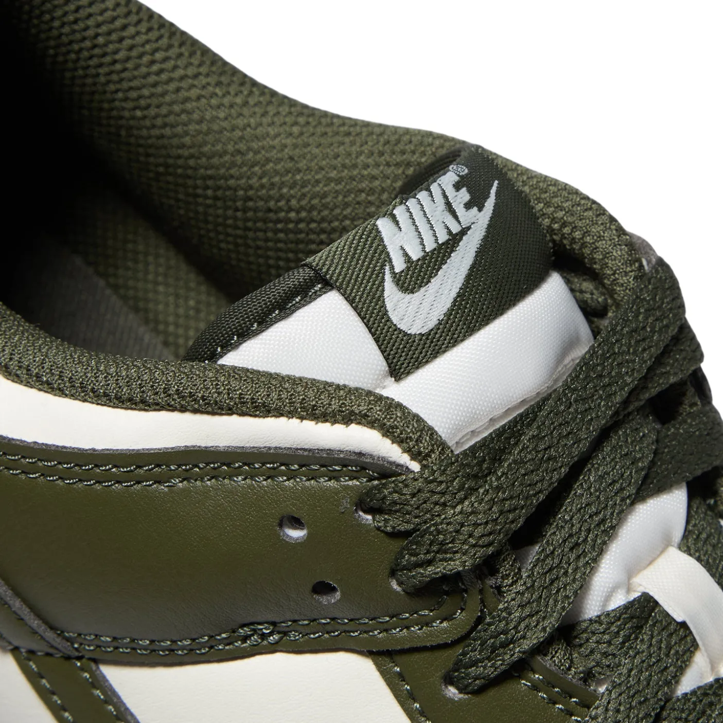 Nike Dunk Low Retro