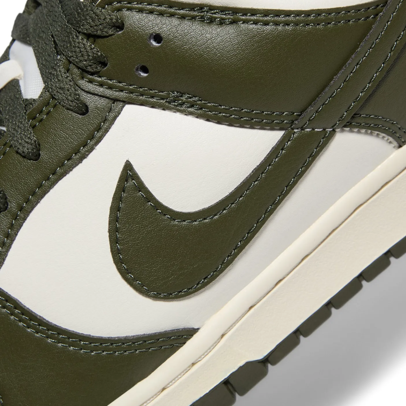 Nike Dunk Low Retro