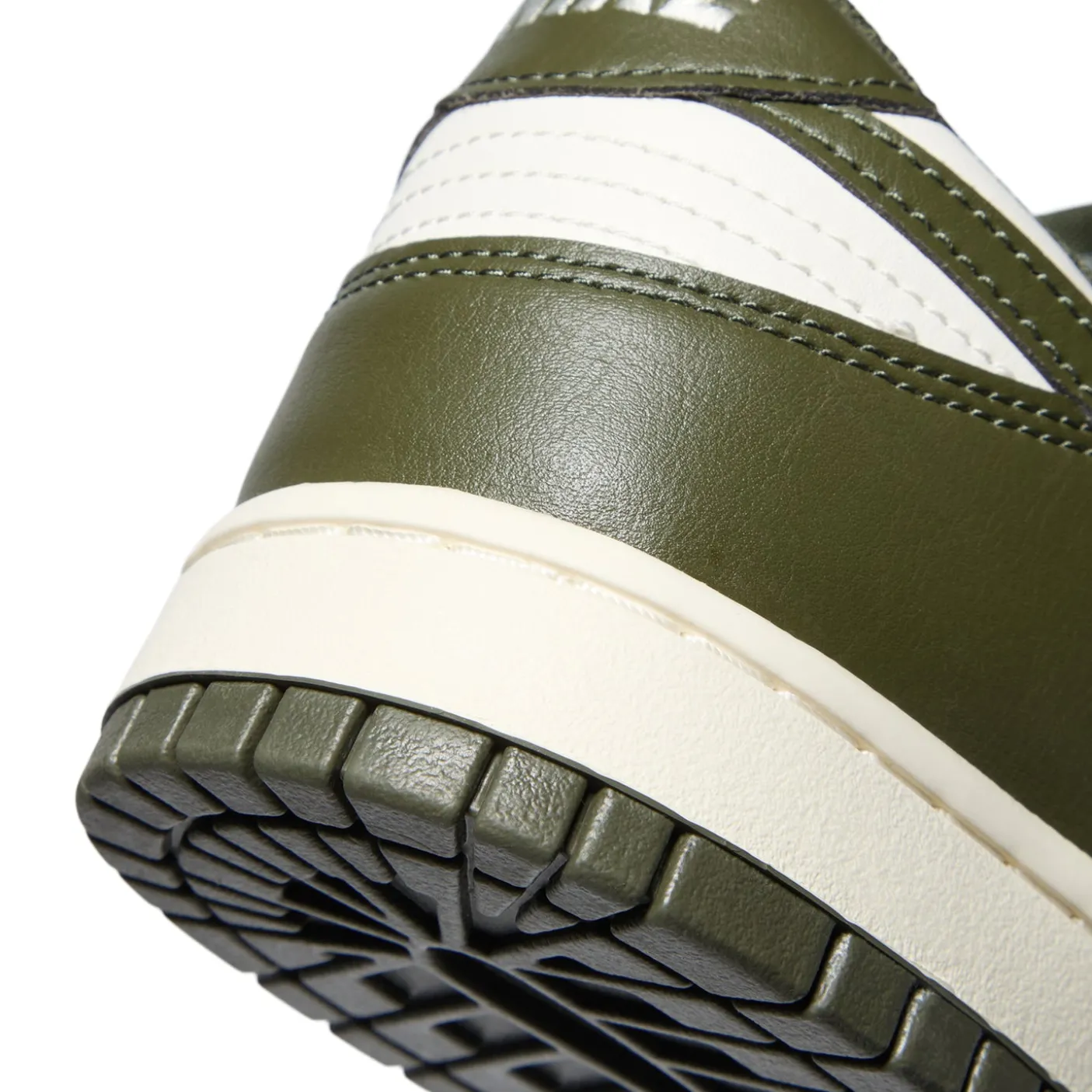 Nike Dunk Low Retro