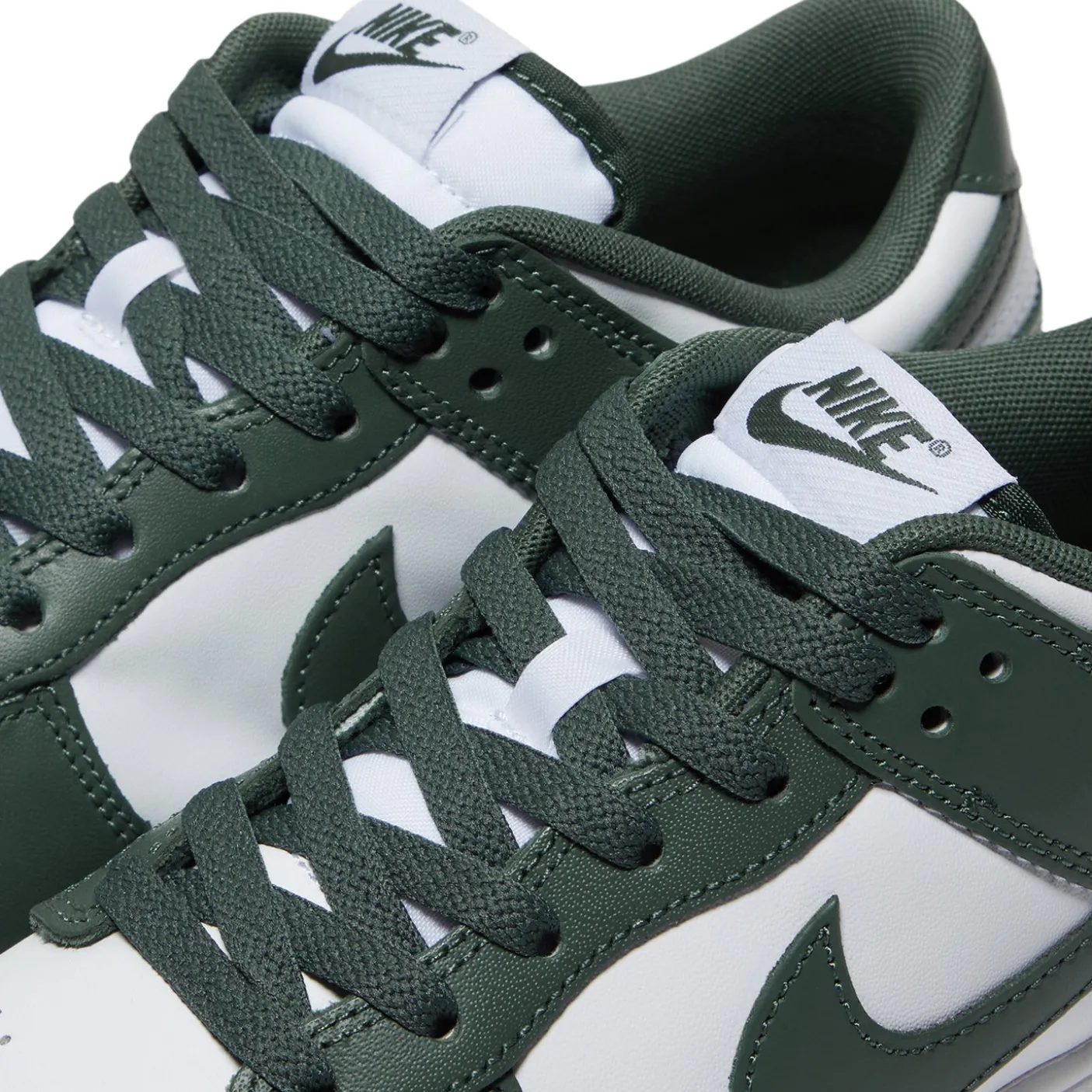 Nike Dunk Low Retro