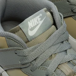 Nike Dunk Mid