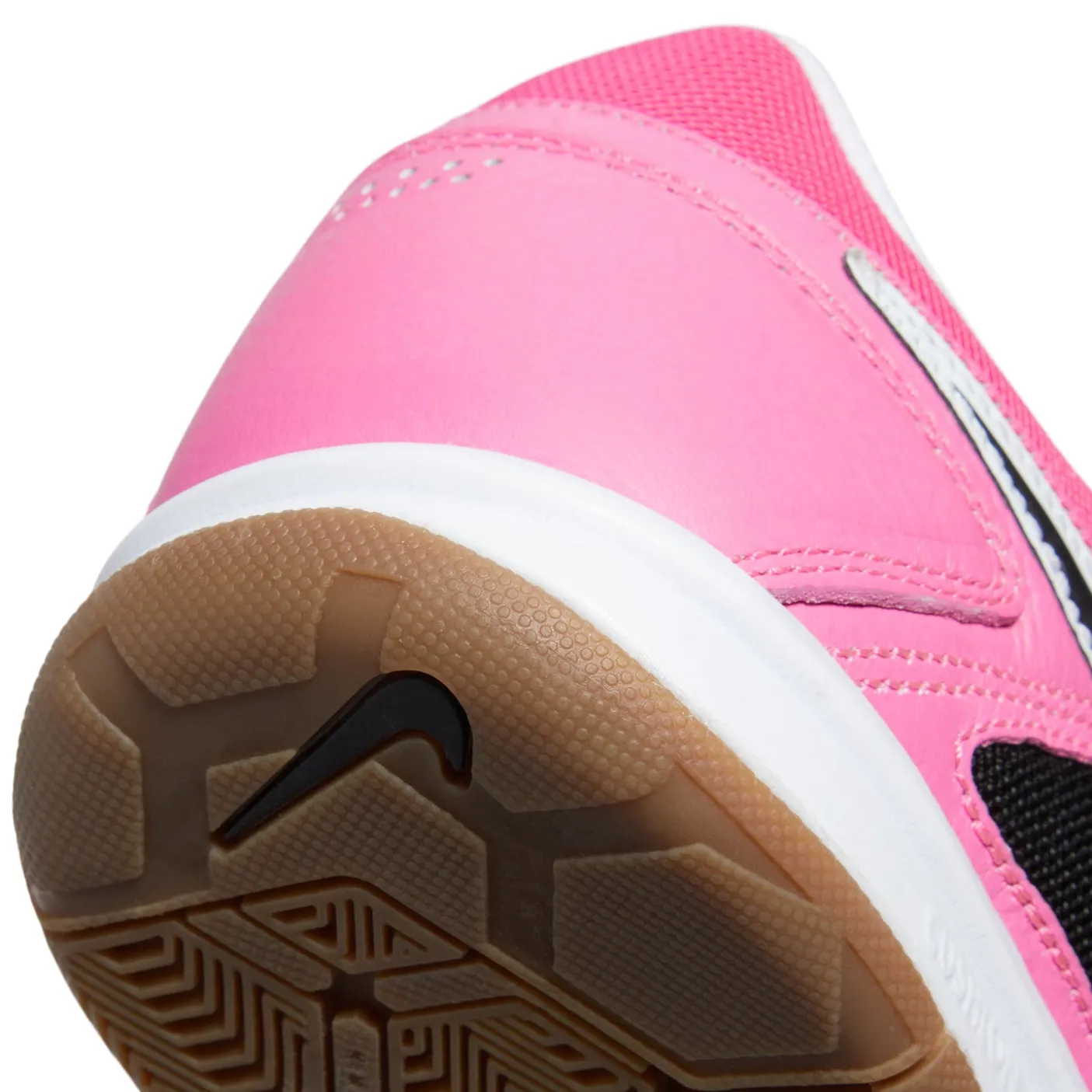 Nike Gato