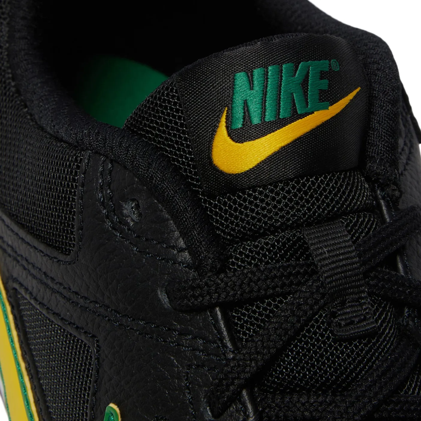 Nike Gato