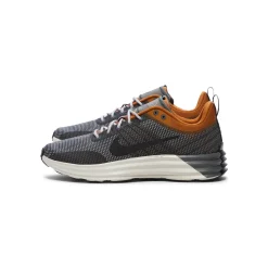 Nike Lunar Roam SE