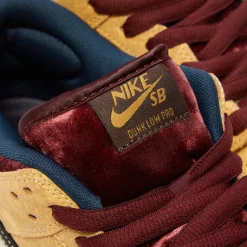 Nike SB Dunk Low Pro