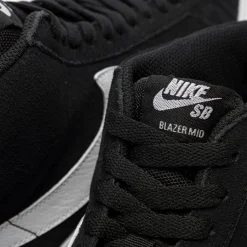 Nike SB Zoom Blazer Mid