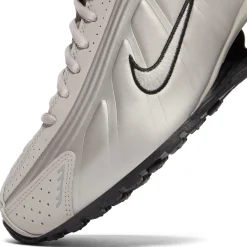 Nike Shox R4