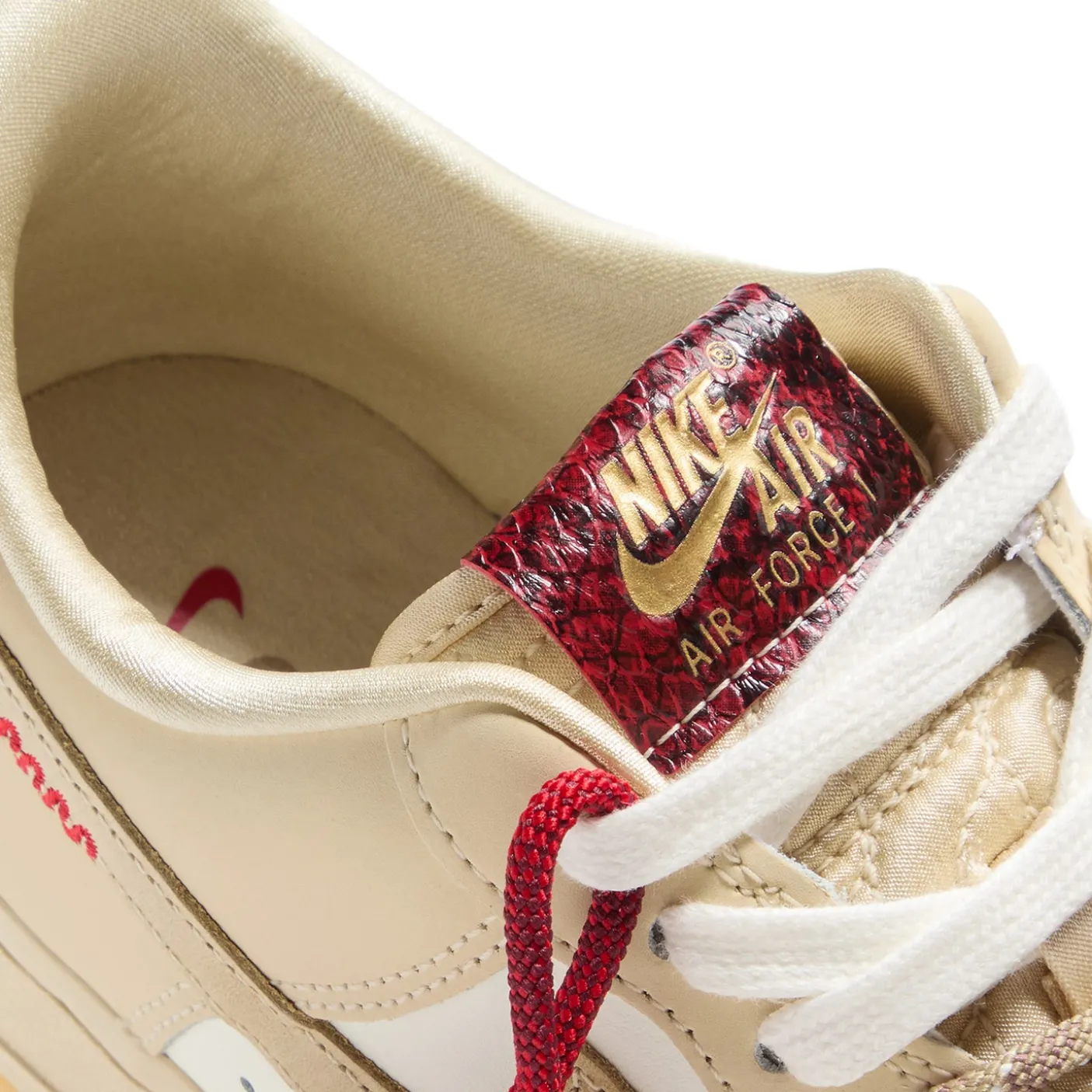 Nike Womens Air Force 1 '07 LX