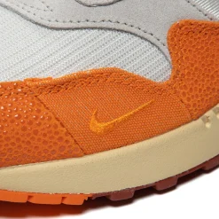 Nike Womens Air Max 1