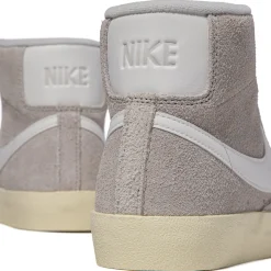 Nike Womens Blazer Mid '77 Vintage