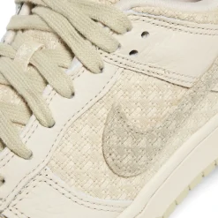 Nike Womens Dunk Low