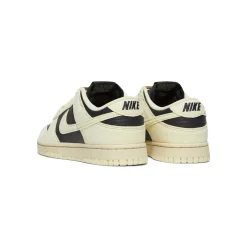 Nike Womens Dunk Low