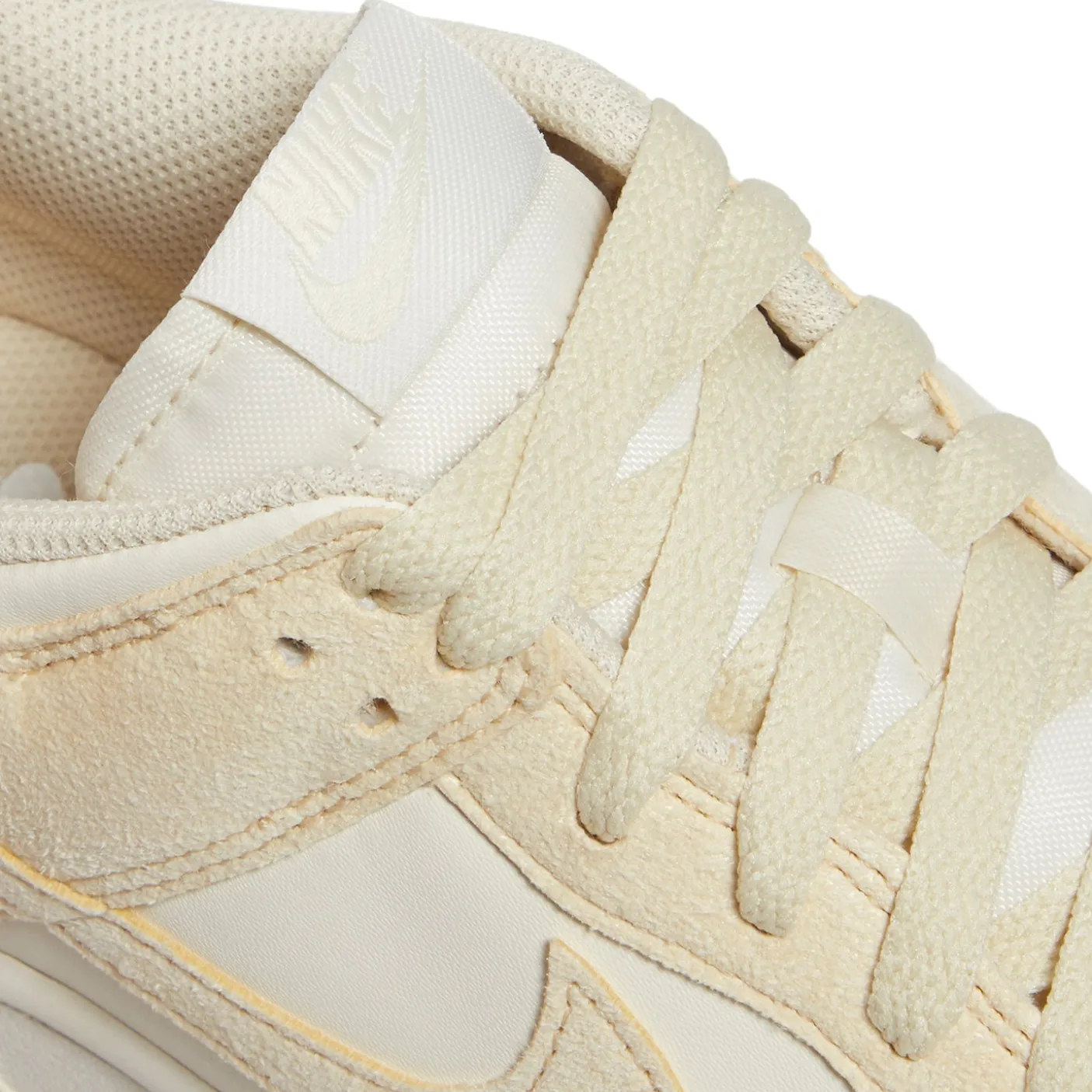 Nike Womens Dunk Low