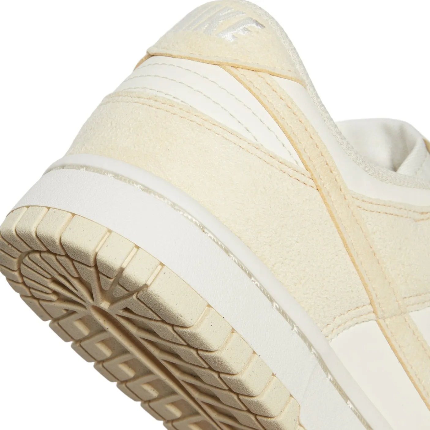 Nike Womens Dunk Low