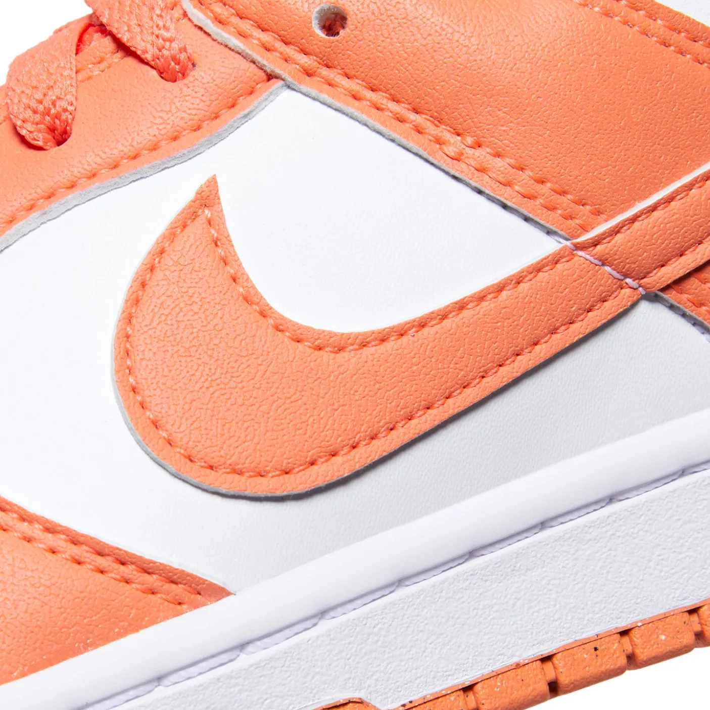 Nike Womens Dunk Low