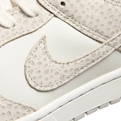 Nike Womens Dunk Low PRM
