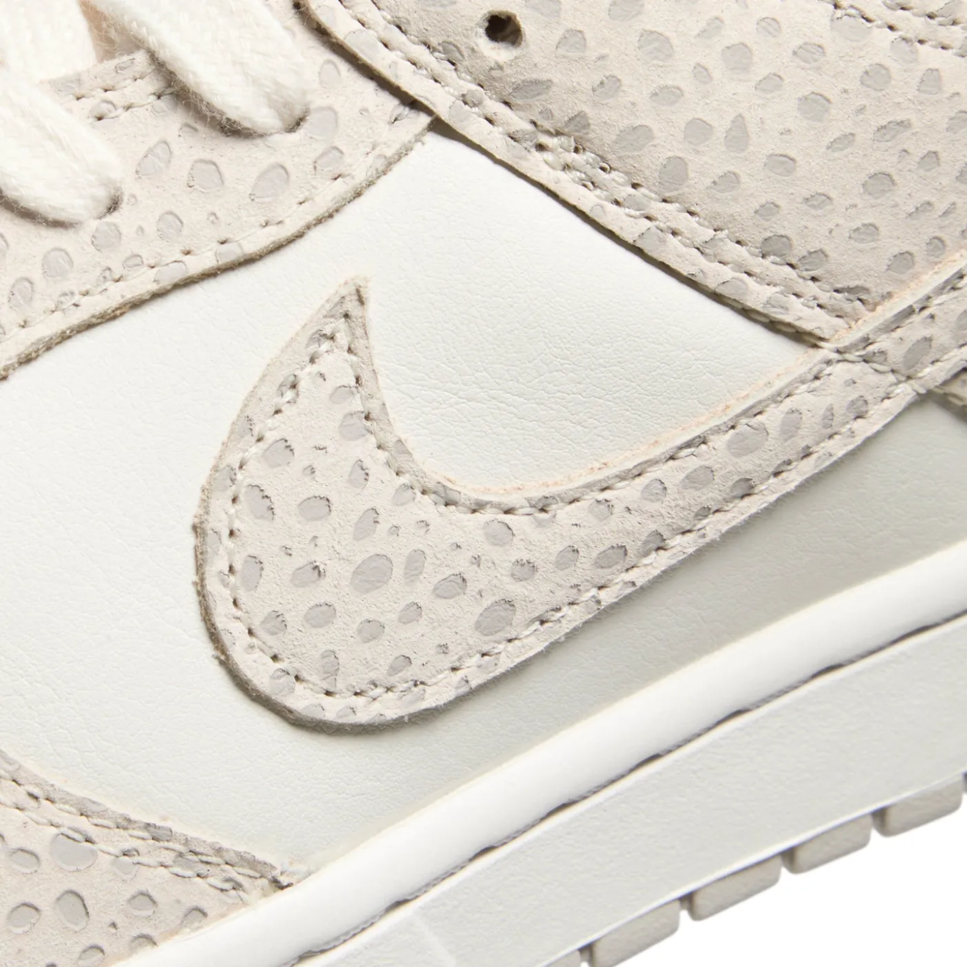 Nike Womens Dunk Low PRM