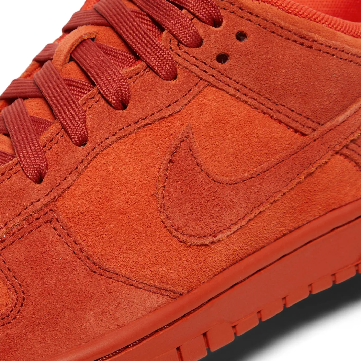 Nike Womens Dunk Low SE