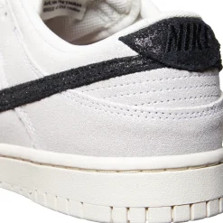 Nike Womens Dunk Low SE
