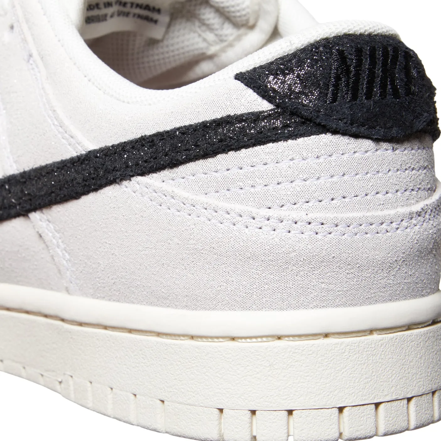 Nike Womens Dunk Low SE