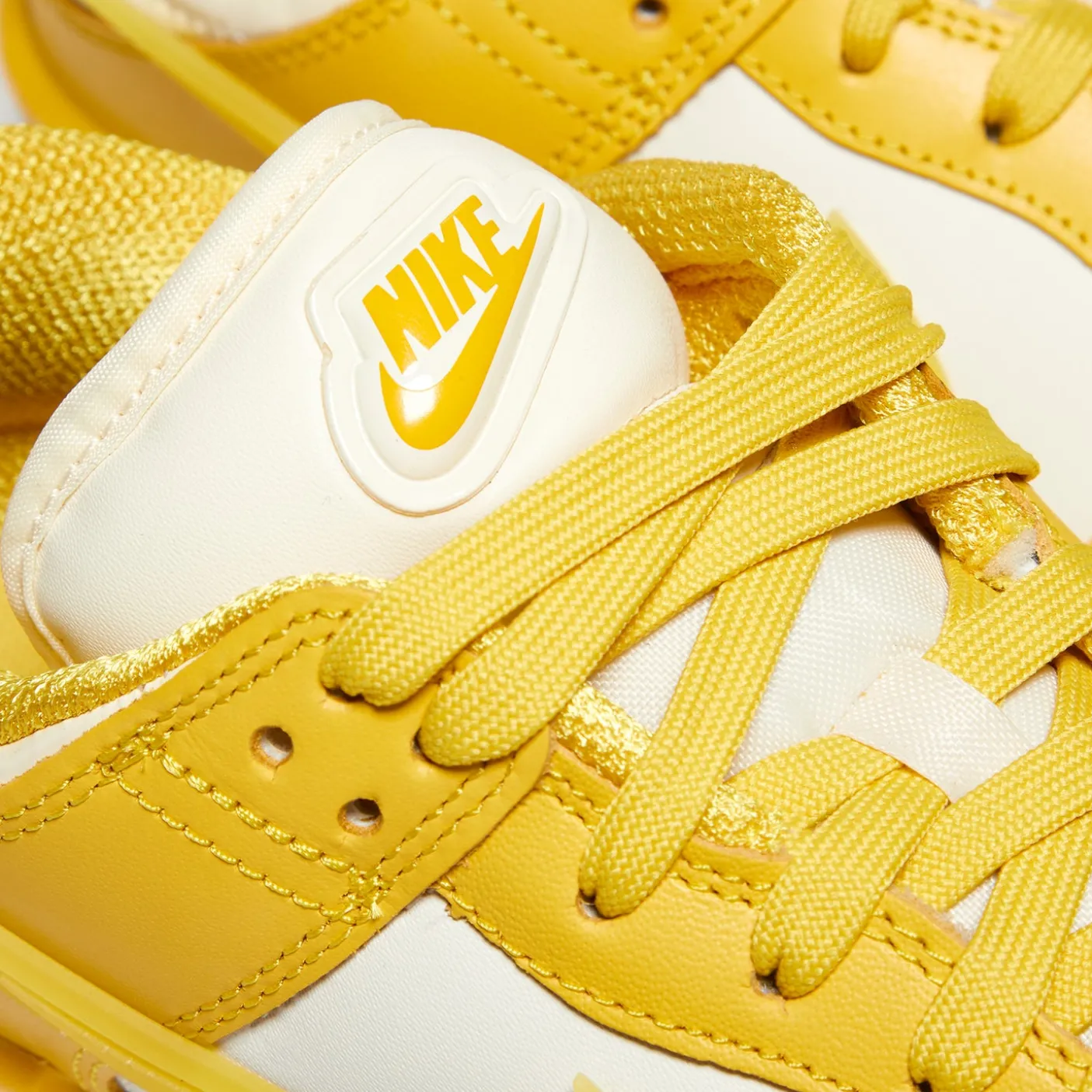 Nike Womens Dunk Low Twist
