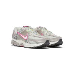 Nike Womens Nike Zoom Vomero 5