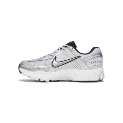Nike Womens Vomero 5