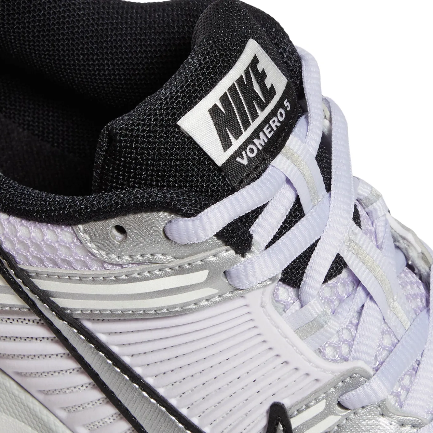 Nike Womens Vomero 5