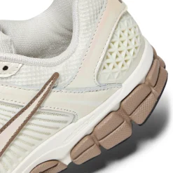 Nike Womens Zoom Vomero 5