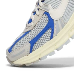 Nike Womens Zoom Vomero 5