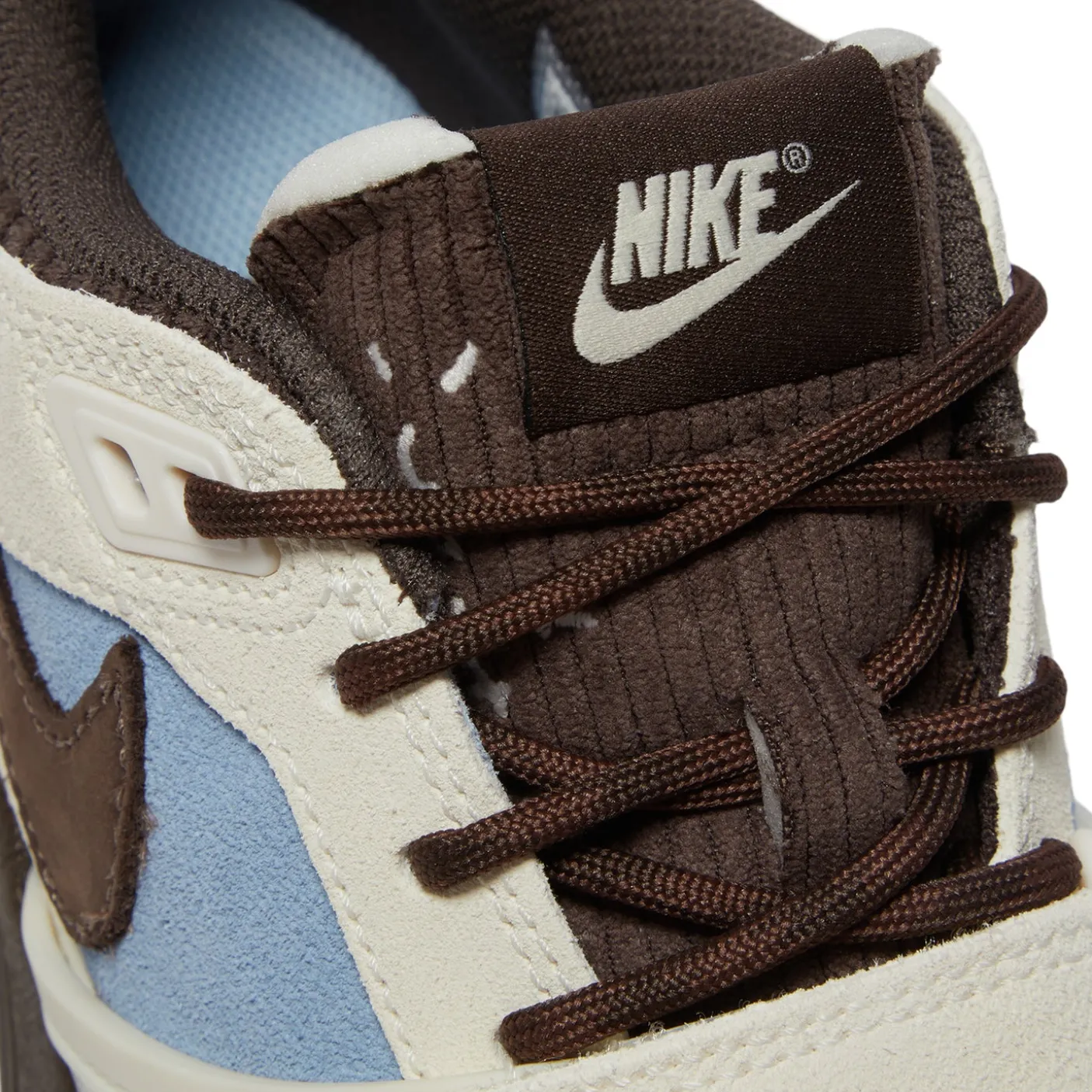 Travis Scott x Nike Zoom Field Jaxx